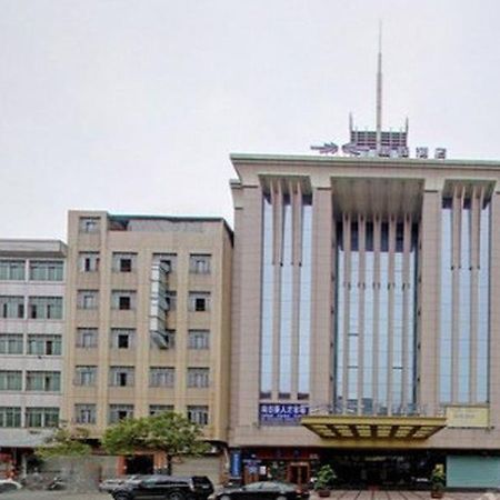 Starway Hotel Guangzhou Xintang Branch Екстер'єр фото