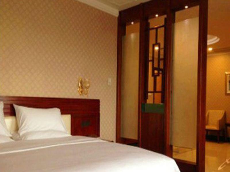 Starway Hotel Guangzhou Xintang Branch Екстер'єр фото